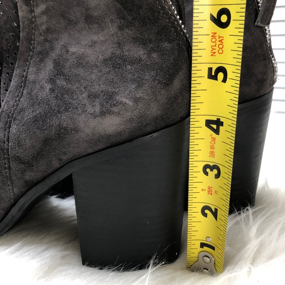 Steve Madden Gray Block Ankle Boot Rumble Perforated Size 10 Suede Leather Shoe - Picture 9 of 10